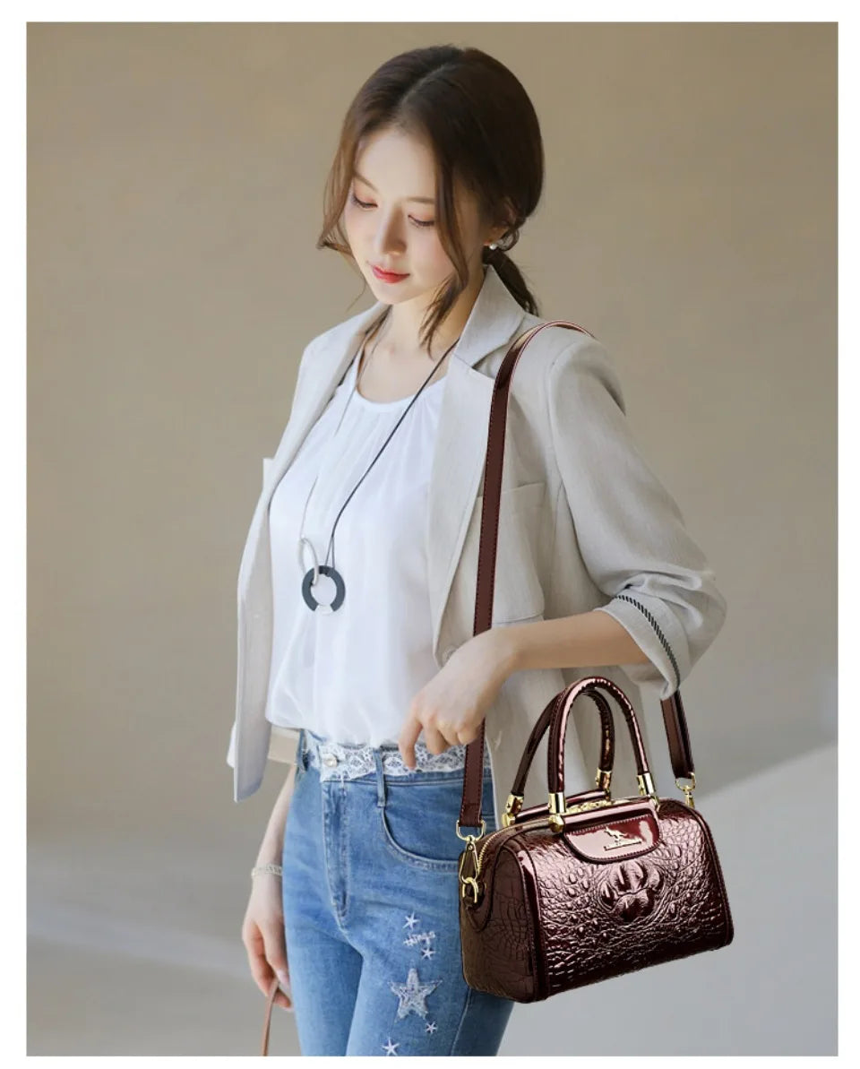 Women’s Crocodile Pattern Baguette Shoulder Bag