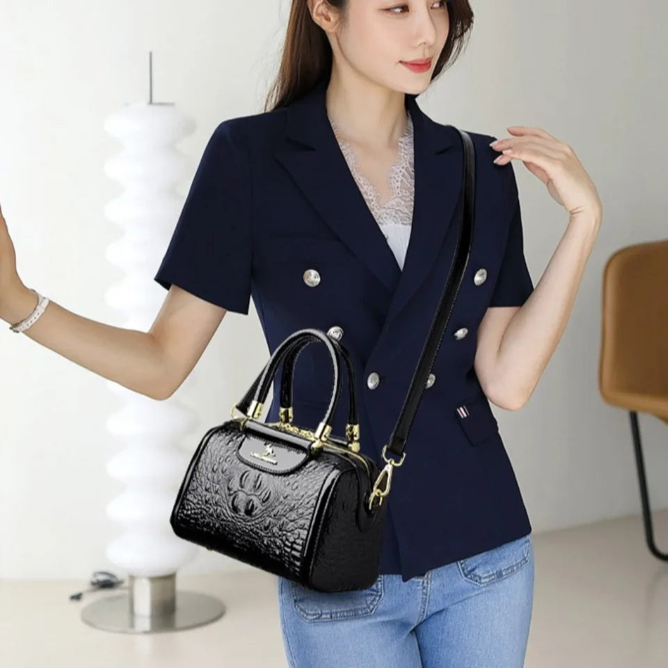 Women’s Crocodile Pattern Baguette Shoulder Bag